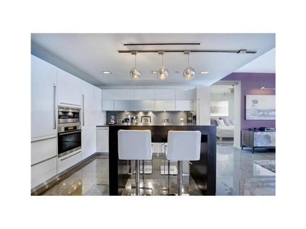 Luxury Boutique Suite Collins Ave Miami Beach Exterior photo