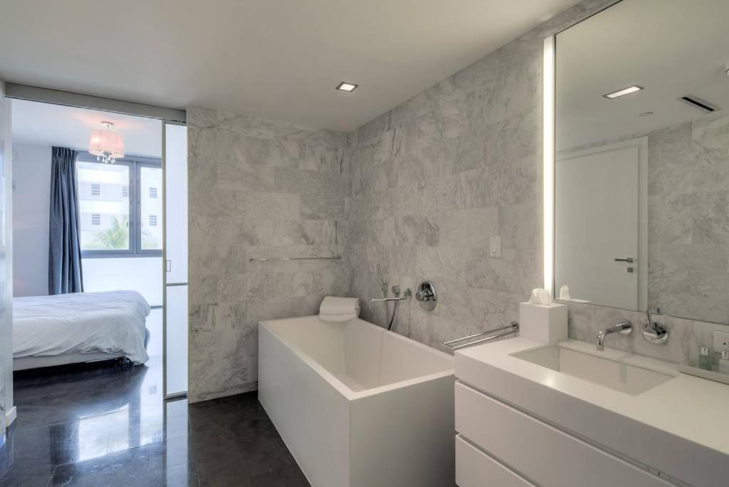 Luxury Boutique Suite Collins Ave Miami Beach Exterior photo